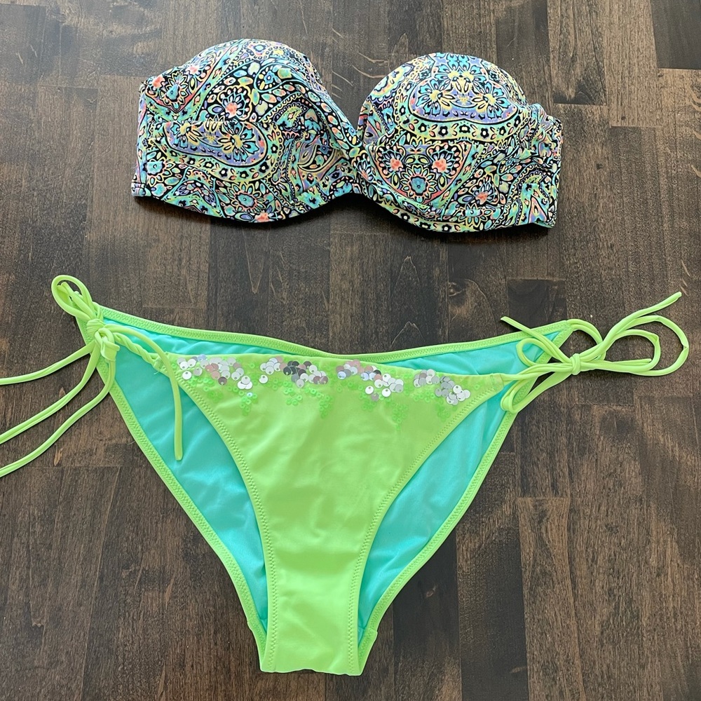 Victoria’s Secret Knockout Bandeau Bikini …